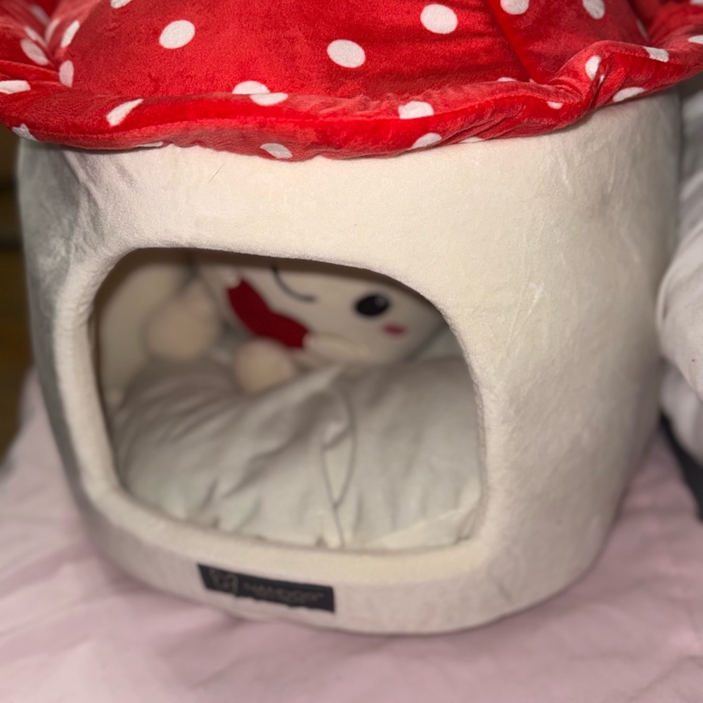 Cozy Red and White Pet Hideaway